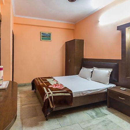 Sahara International Deluxe Hotell New Delhi Exteriör bild