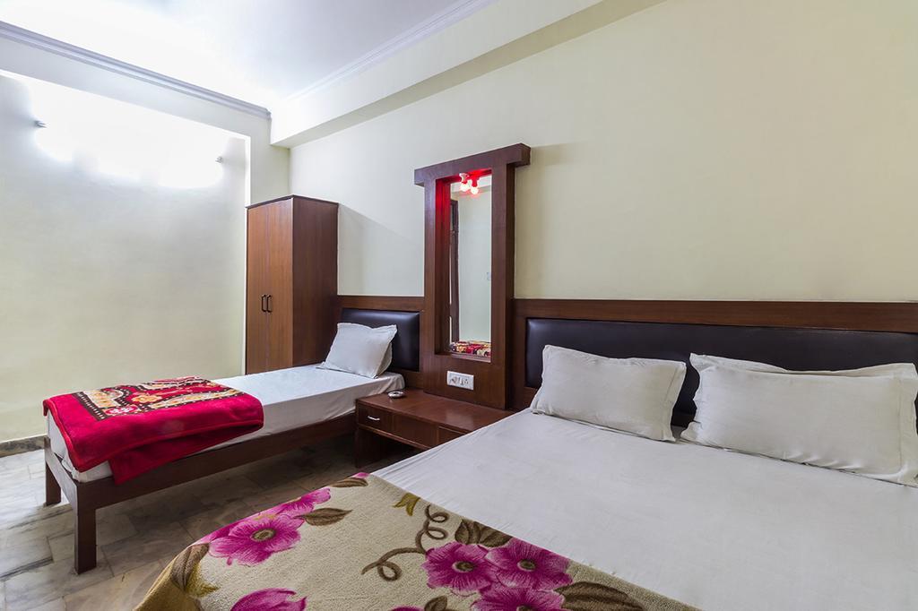 Sahara International Deluxe Hotell New Delhi Exteriör bild