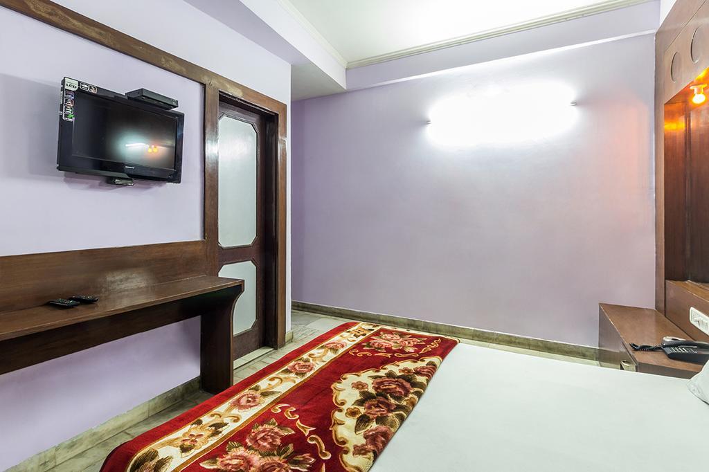 Sahara International Deluxe Hotell New Delhi Exteriör bild